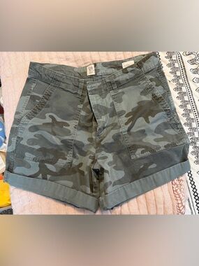 GAP Olive Green Camo Cargo Shorts